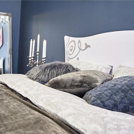 לבוב Designer Apartment In The Center מראה חיצוני תמונה