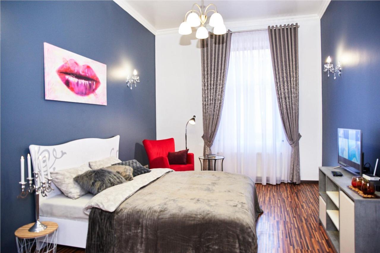 לבוב Designer Apartment In The Center מראה חיצוני תמונה