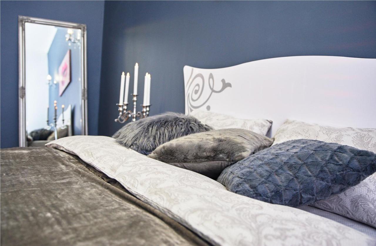 לבוב Designer Apartment In The Center מראה חיצוני תמונה