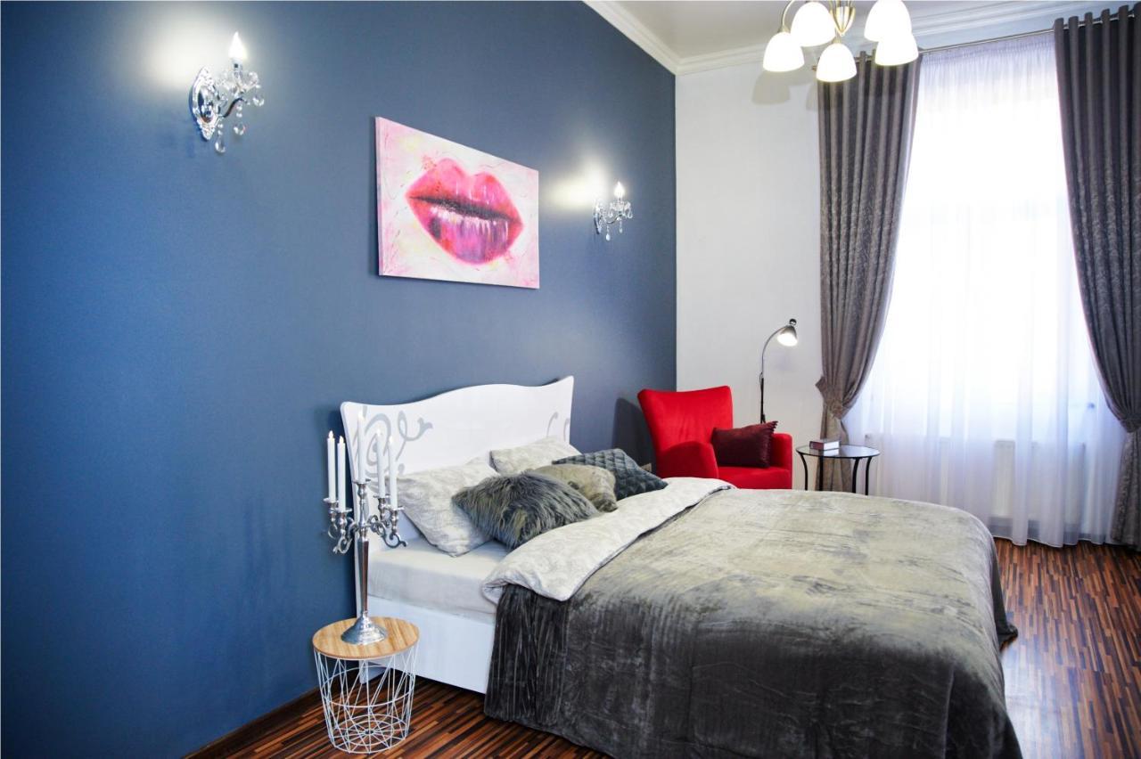 לבוב Designer Apartment In The Center מראה חיצוני תמונה