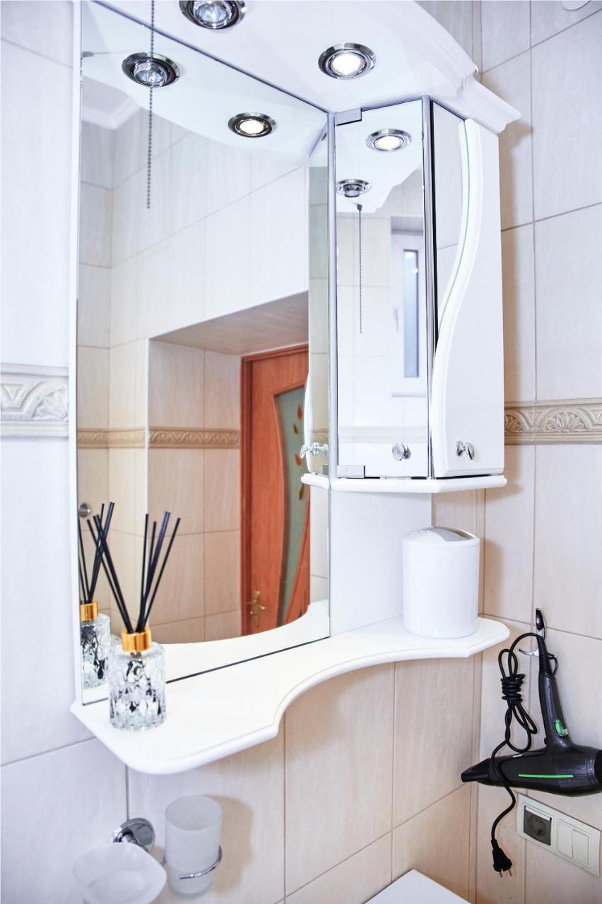לבוב Designer Apartment In The Center מראה חיצוני תמונה