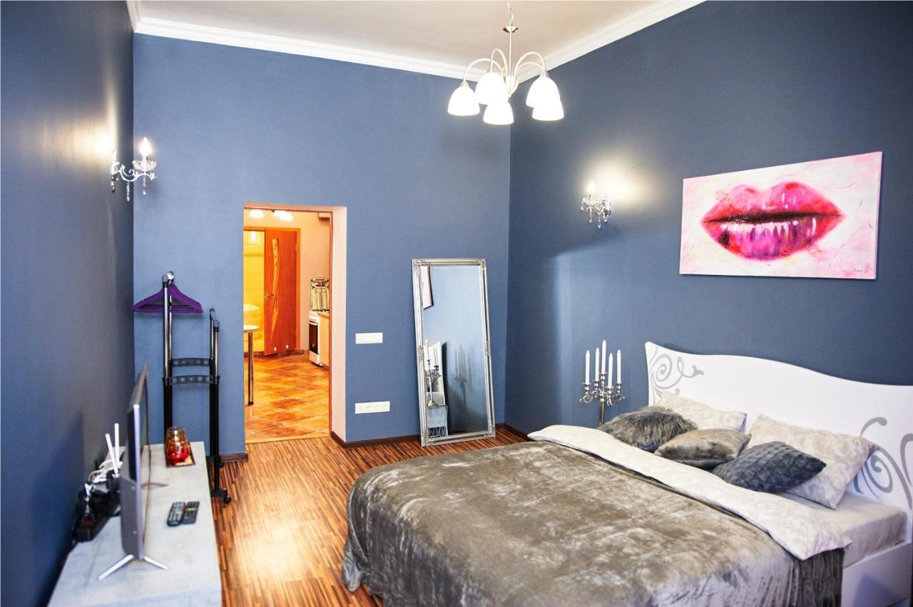 לבוב Designer Apartment In The Center מראה חיצוני תמונה