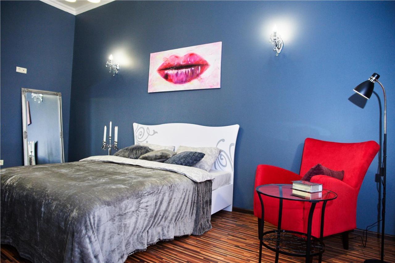 לבוב Designer Apartment In The Center מראה חיצוני תמונה